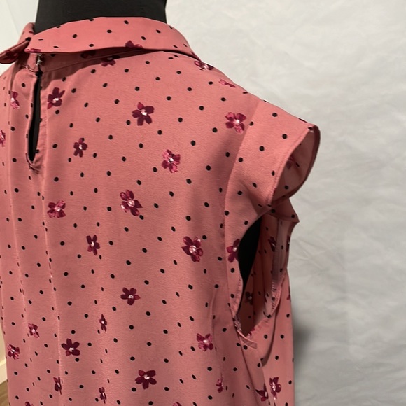 Elle Floral Polka Dot Collar Sleeveless Blouse - Picture 5 of 11